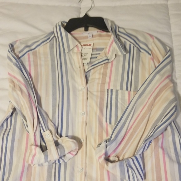 Top - Picture 2 of 3